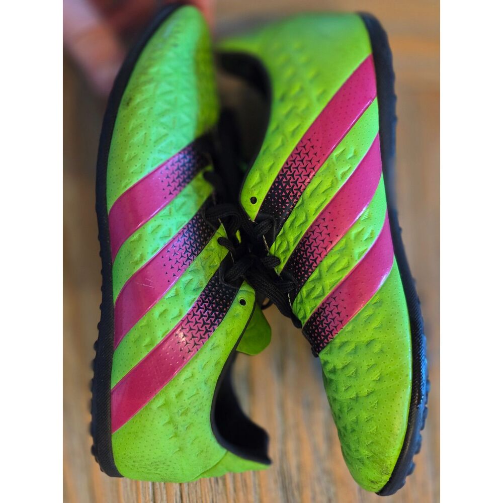 Adidas ACE TF Soccer Shoes, AF5260, Size 4 US male  See pictures for 1 worn spot - Picture 2 of 7